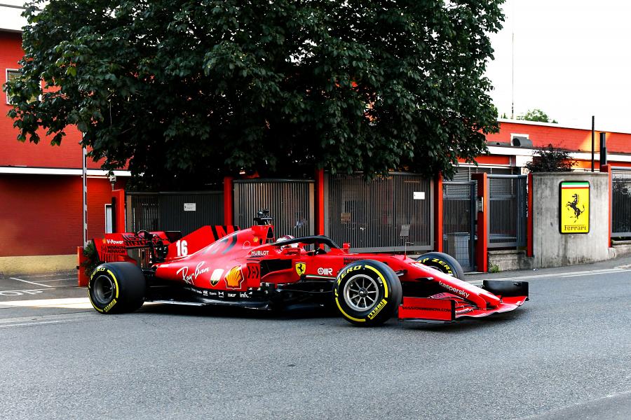  Ferrari SF1000 (671) 2020 года  (фото 15 из 29)